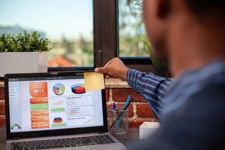 Dashboard view of free Shopify tools for new online businesses