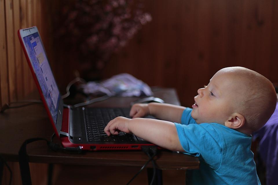 10 Must-Have Tech Gadgets Every Kid Will Love!