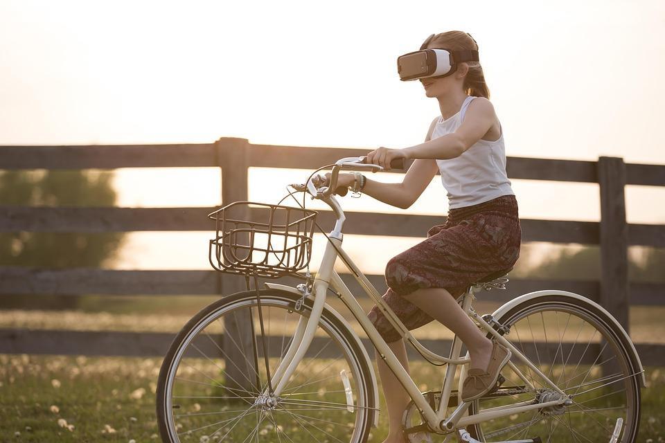 10 Must-Have VR Gadgets for Ultimate Immersion