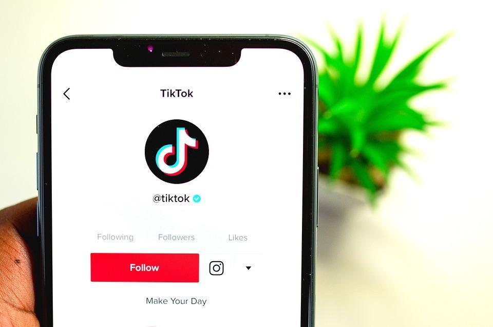 10 Proven Ways to Monetize Your Social Media Now