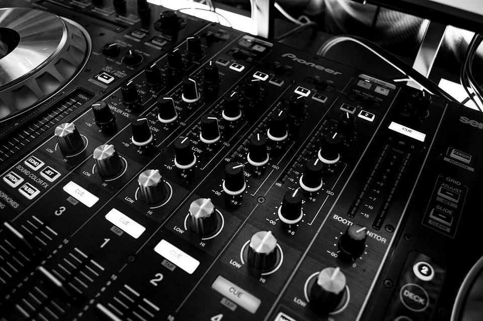 10 Smart Audio Devices That Will Change Your Listening Game