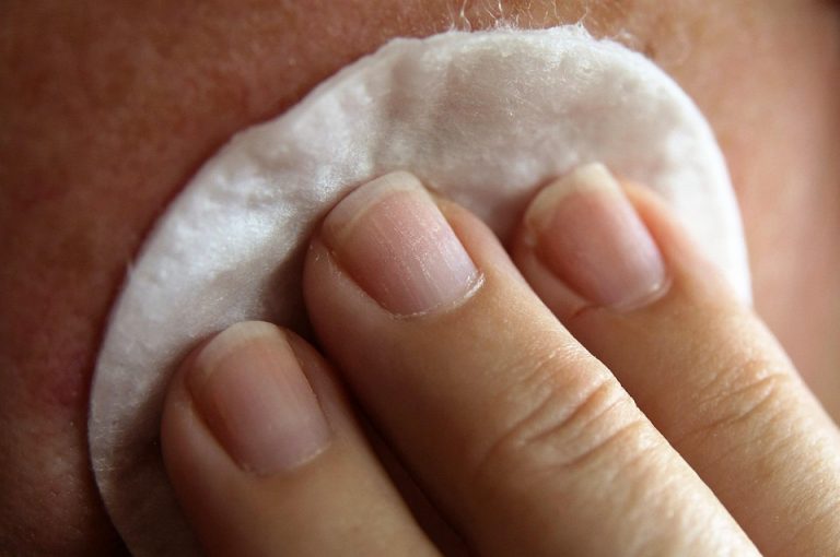 5 Must-Have Facial Moisturizers for Glowing Skin