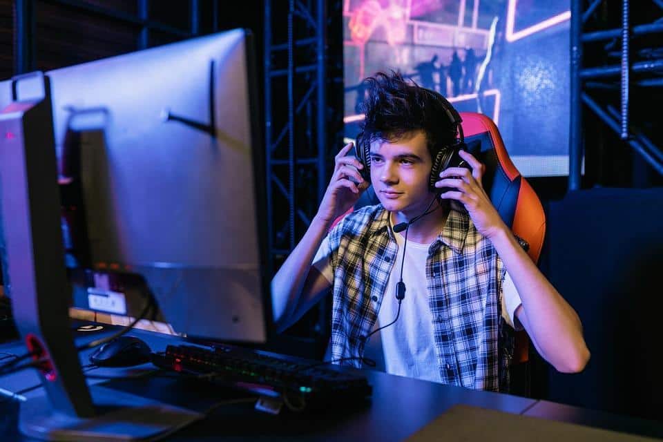 7 Gaming Headsets That Will Level Up Your Experience
