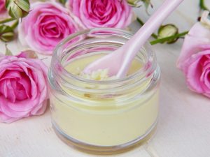 7 Incredible Hyaluronic Acid Benefits for Glowing Skin