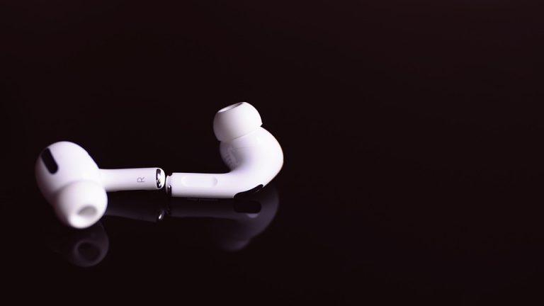7 Reasons Wireless Earbuds Will Change Your Listening Game