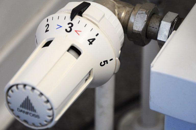 7 Reasons Your Home Needs a Smart Thermostat Today