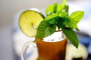 7 Reasons to Sip Lemon Mint Herbal Tea Daily