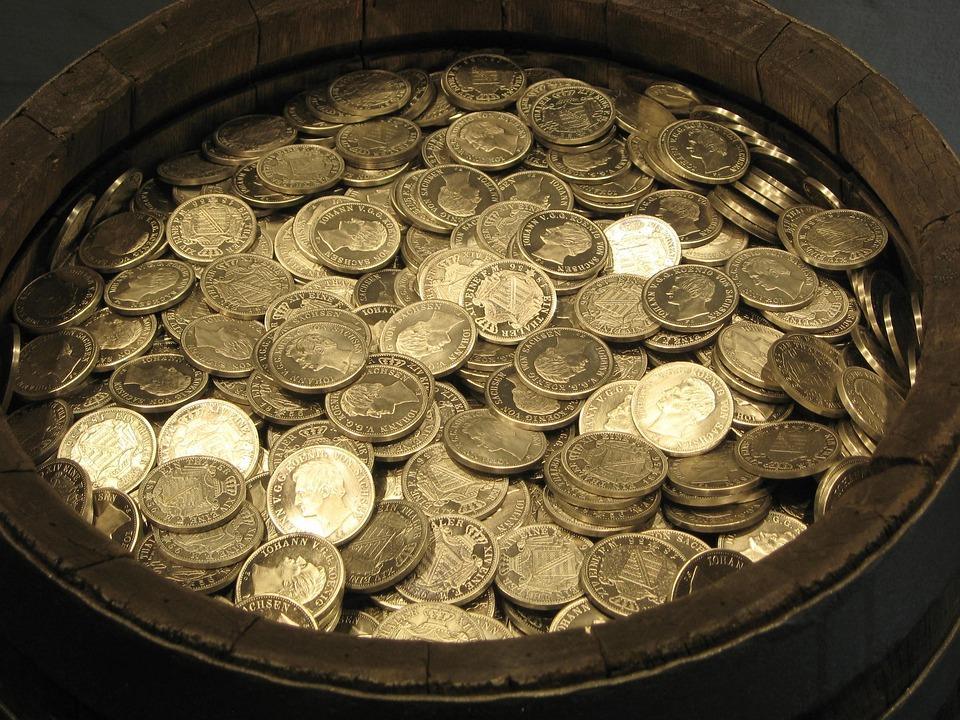 7 Secrets to Cashing In with Your Podcast Fast