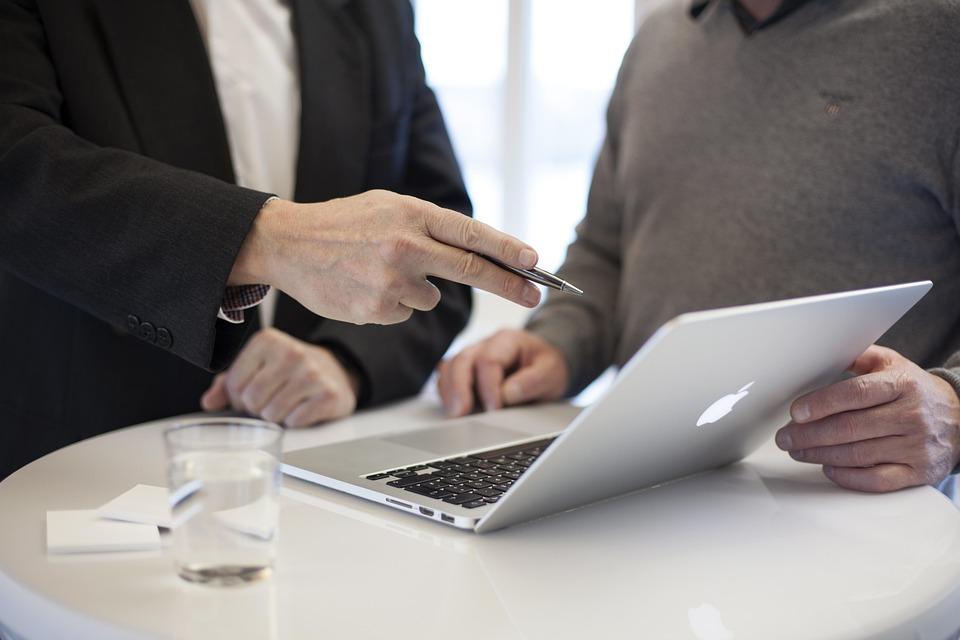 7 Secrets to Thriving in Online Consulting Today
