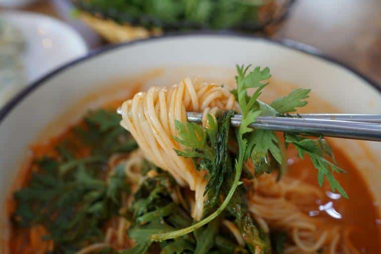 7 Simple Habits to Lower Blood Sugar Naturally Today