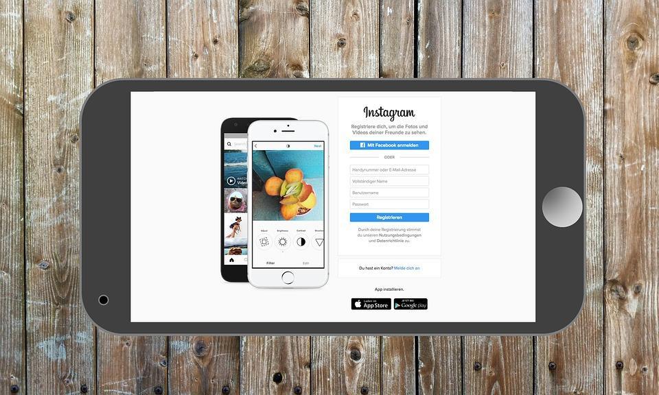 7 Smart Ways to Make Money on Social Media Today