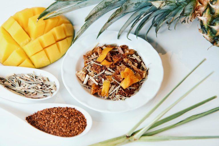 7 Surprising Benefits of Lemongrass Detox Tea