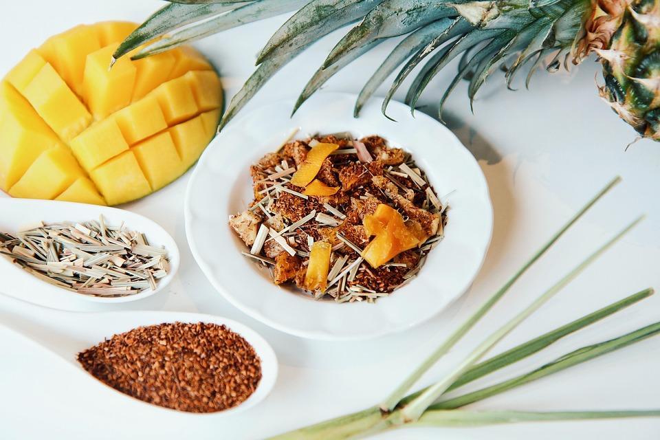 7 Surprising Benefits of Lemongrass Detox Tea